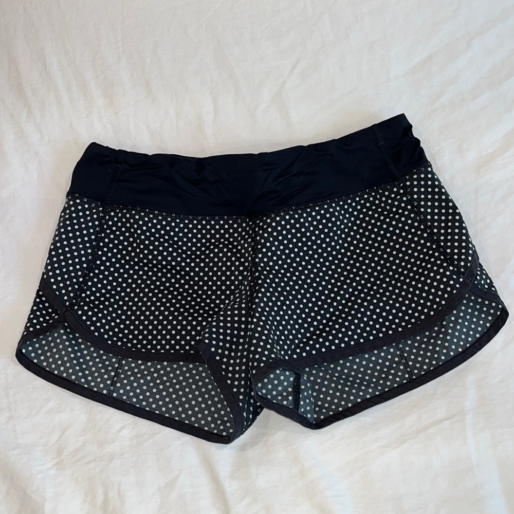 POLKA DOT LULULEMON HOTTY HOT SHORT